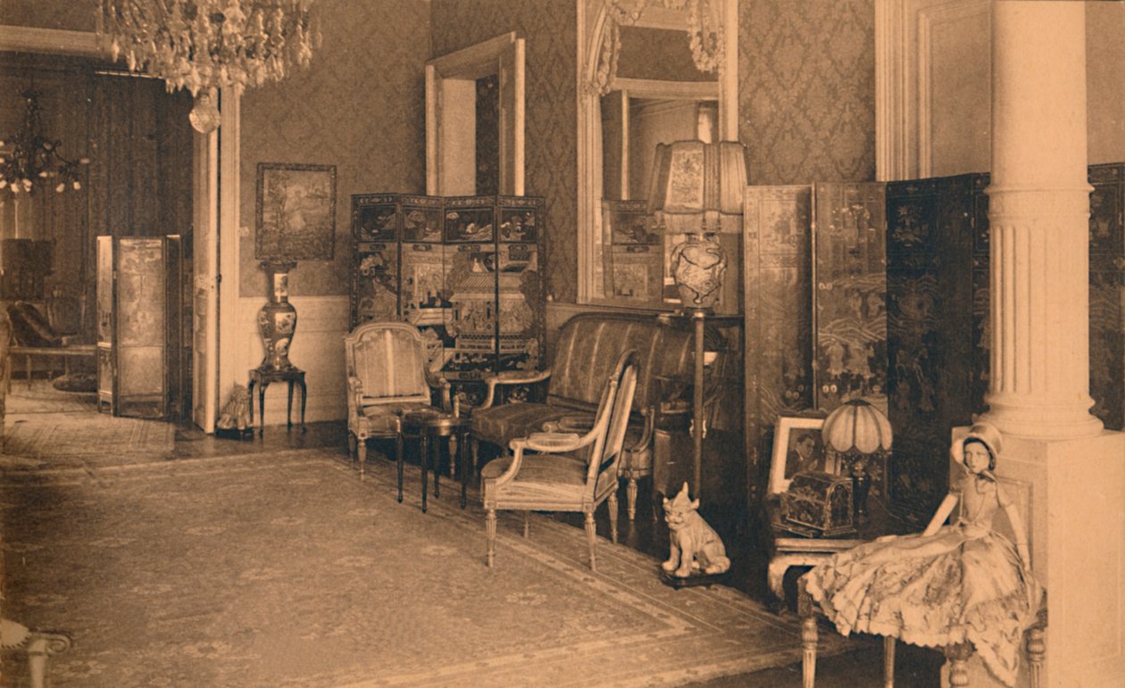 Ludvig XVI:n huone Kuuban suurlähetystössä Brysselissä, Belgiassa, 1927. tekijältä Unbekannt