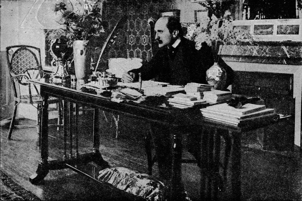 M. Rostand kirjastossaan, c1902, 1903 tekijältä Unbekannt
