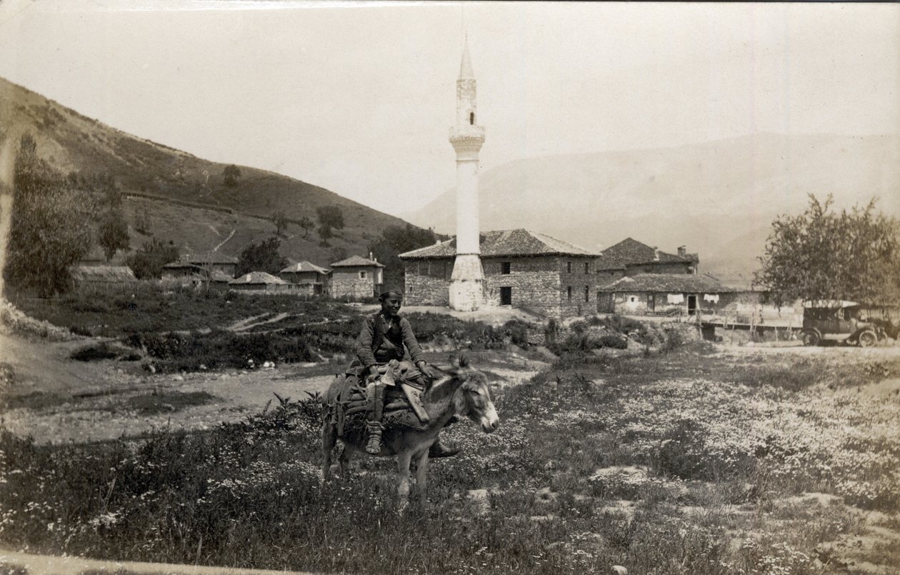 Makedoine, Kreikka: mies aasilla minareetin edessä - Postikortti 1914-1918 tekijältä Unbekannt