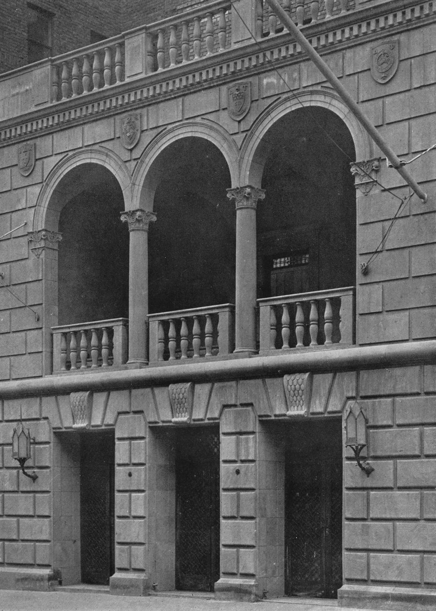 Fraternity Clubs Buildingin pääsisäänkäynti, New York City, 1924 tekijältä Unbekannt