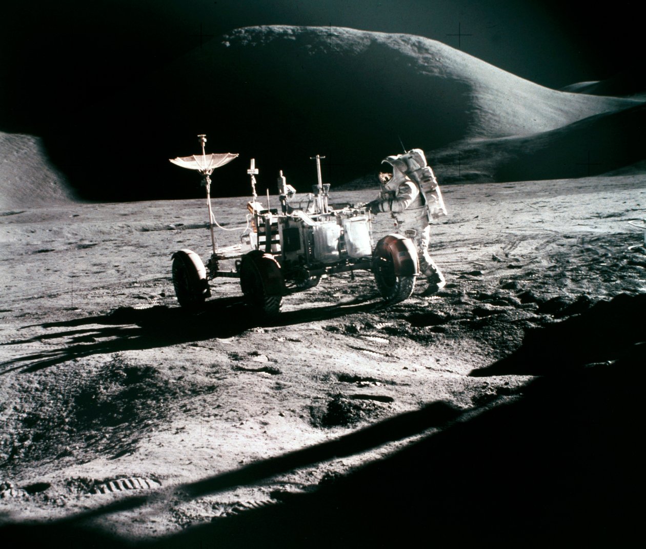 Miehitetty avaruuslento, USA, Apollo 15 Apollo 15 astronautti James Irwin, Lunar Roverin kanssa tekijältä Unbekannt