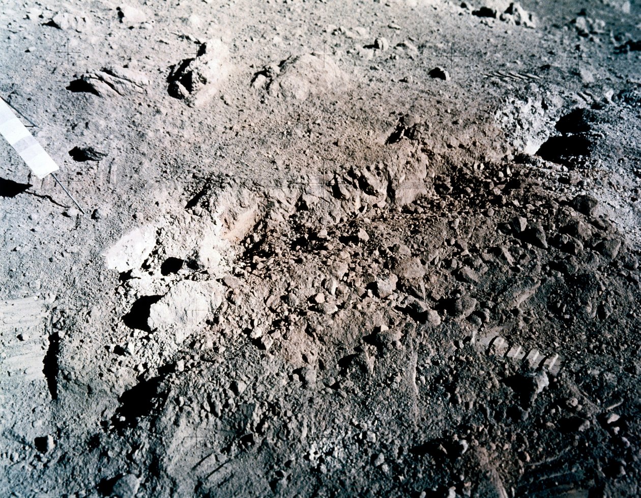Miehitetty avaruuslento, USA, Apollo 17 Oranssi maaperä kuussa tekijältä Unbekannt