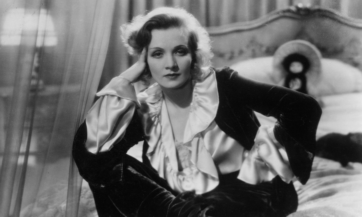 Marlene Dietrich 1901-1992, saksalaissyntyinen amerikkalainen näyttelijä, laulaja ja viihdyttäjä, 1900-luku tekijältä Unbekannt