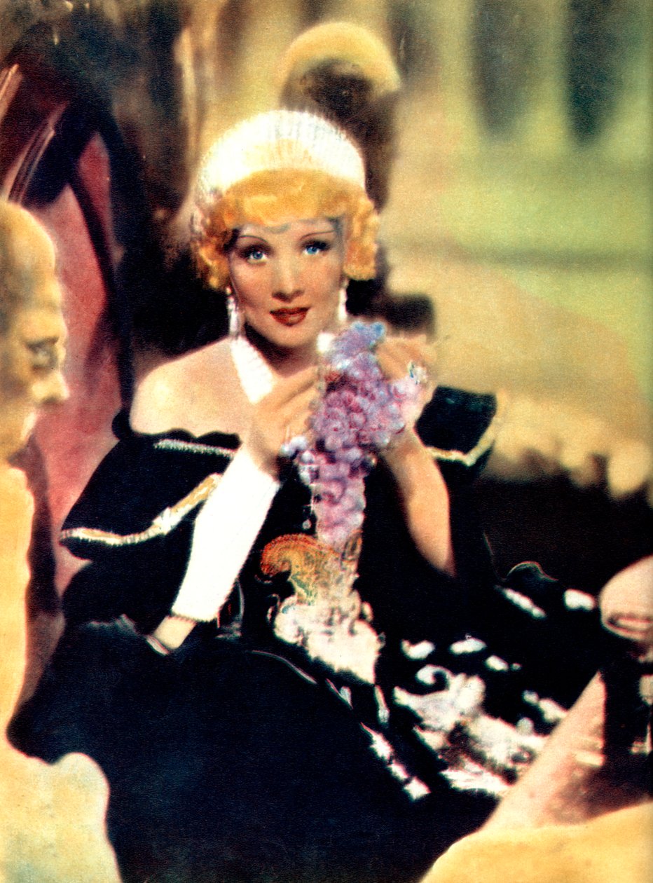 Marlene Dietrich, saksalaissyntyinen amerikkalainen näyttelijä, 1934-1935 tekijältä Unbekannt