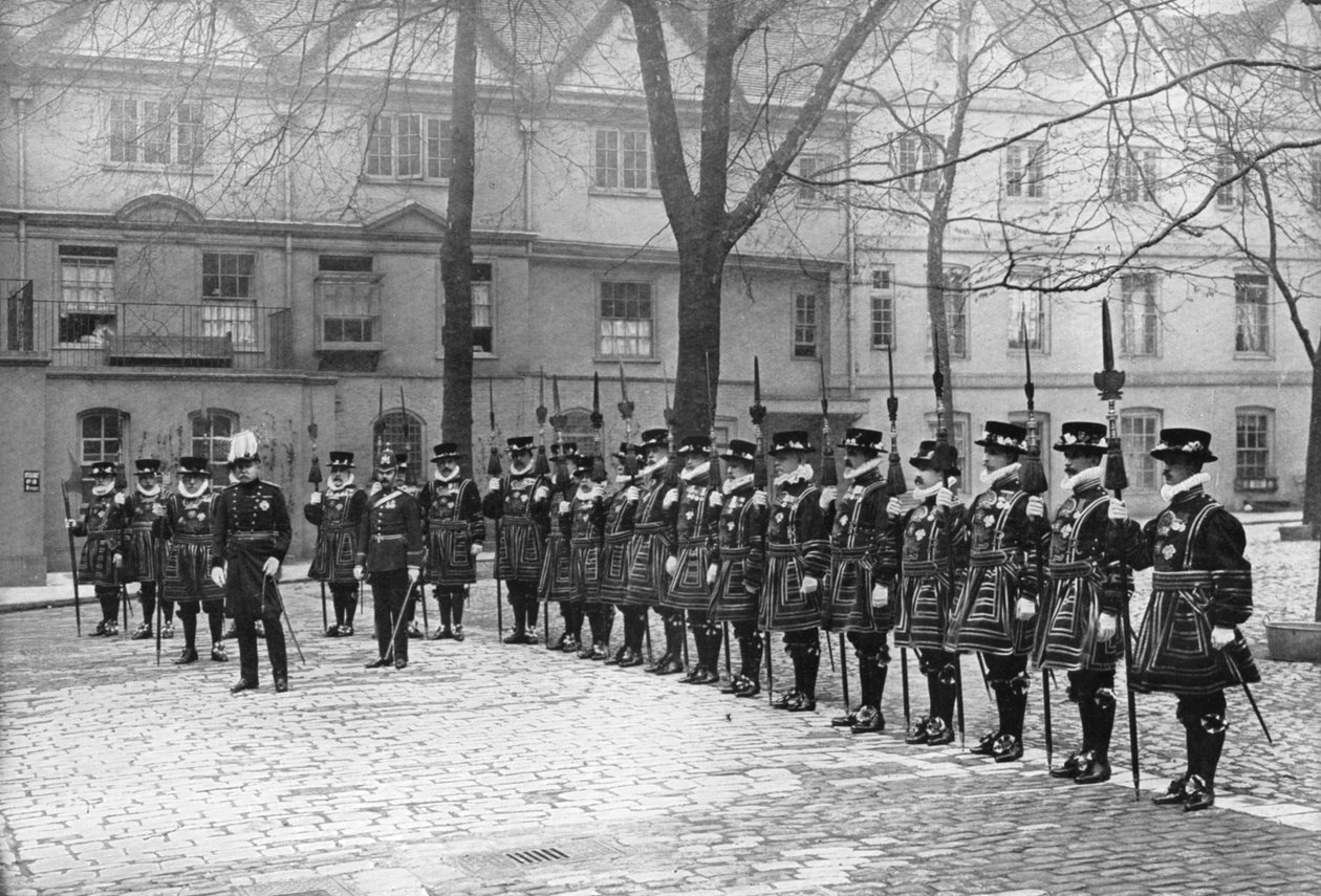 Vappuparaati Lontoon Towerissa 1900-luvulla tekijältä Unbekannt