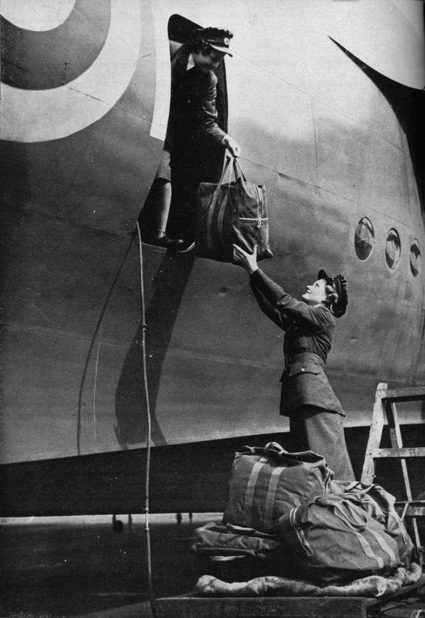 WAAF:n jäsenet palvelevat Coastal Commandissa, c1940 1943 tekijältä Unbekannt
