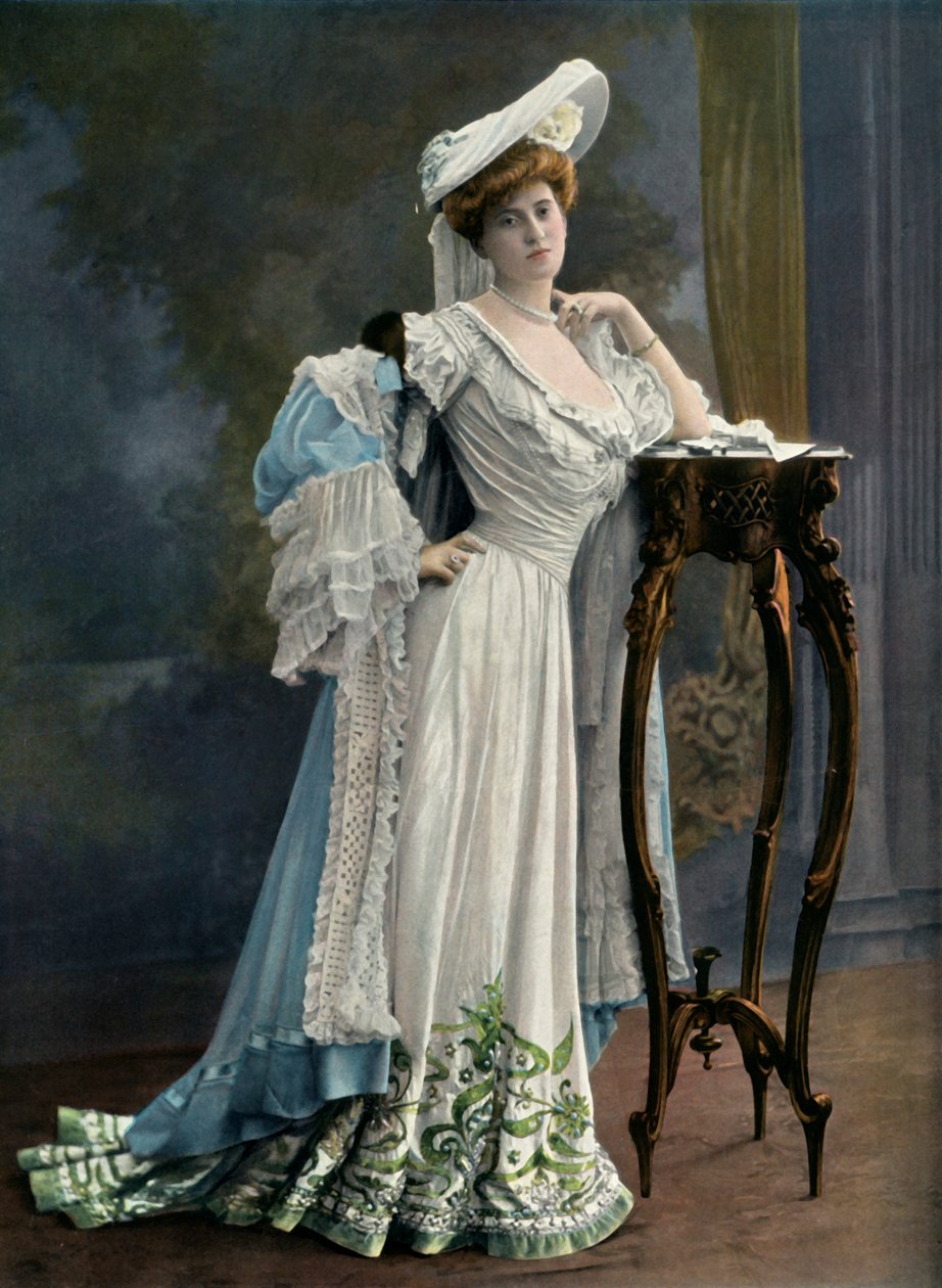 Mlle Paule Andral - Du Theatre Du Vaudeville - Roseline Denisin rooli. - L