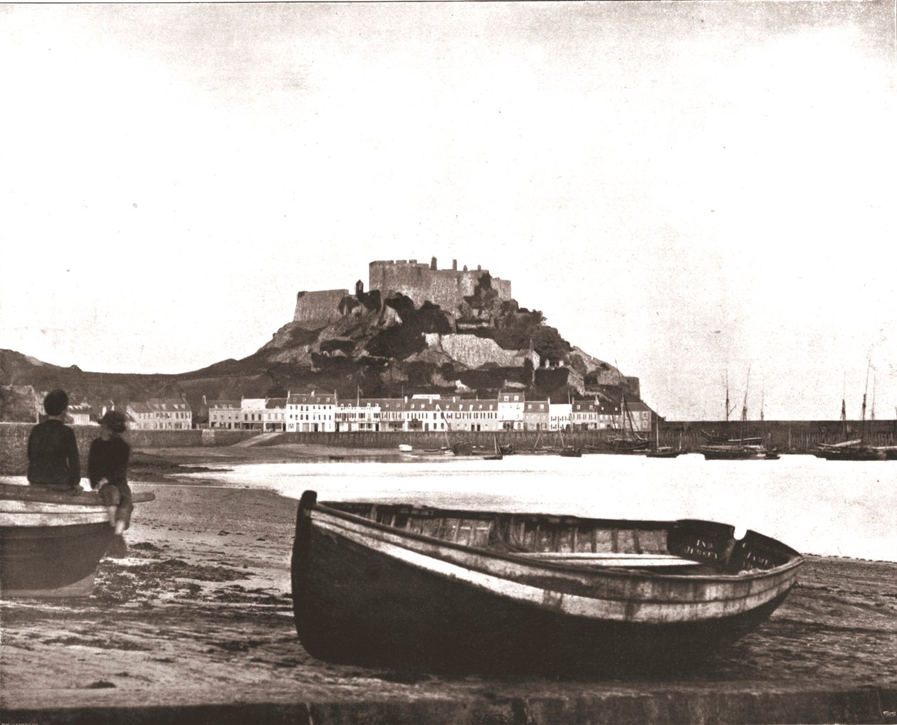 Mont Orgueilin linna, Jersey, 1894. tekijältä Unbekannt