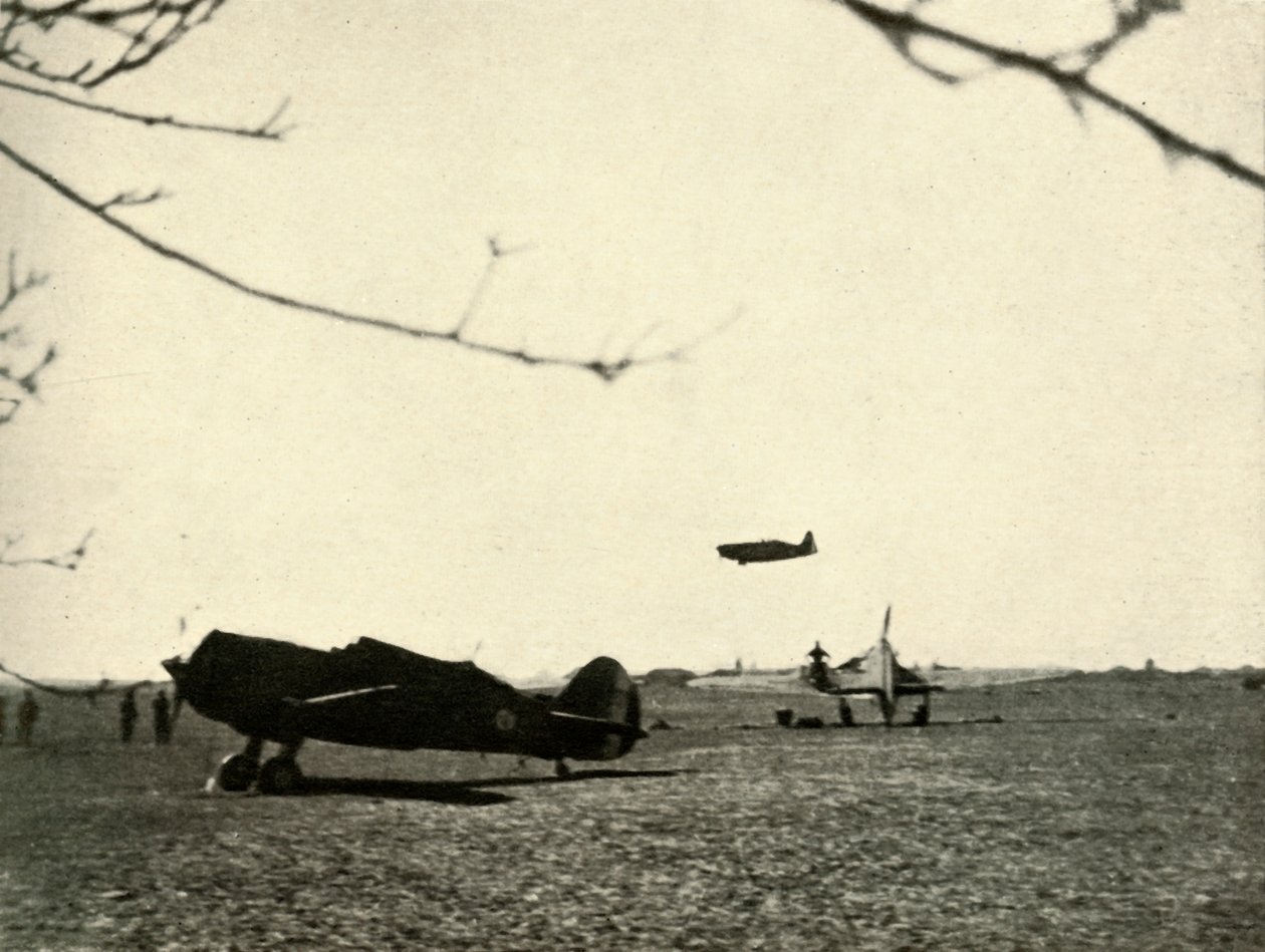 Morane 406 Vassincourtin lentoasemalla ranskalaisen Curtiss Hawkin ja Hurricanen kanssa, 1939-1940, 1941. tekijältä Unbekannt