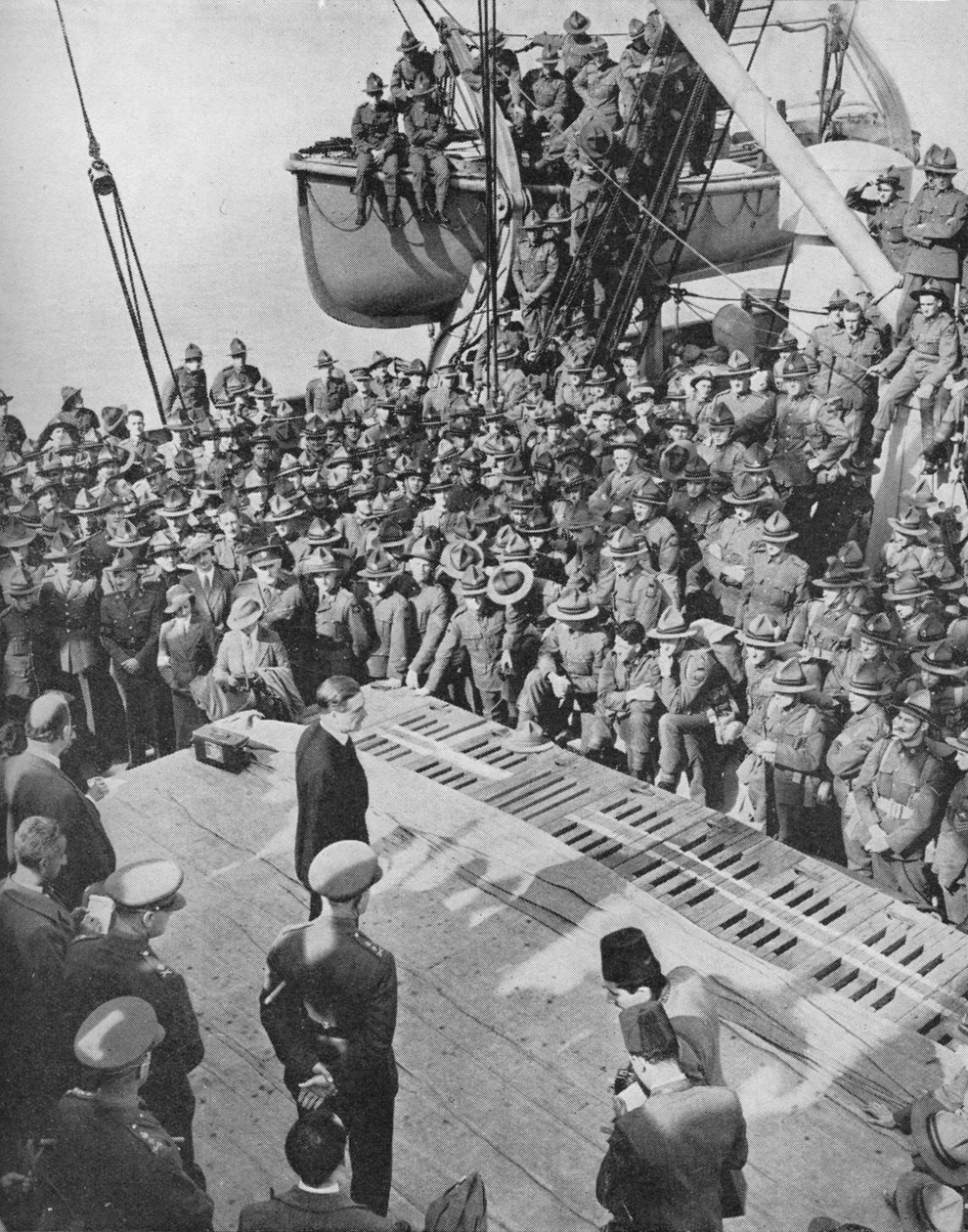 Mr. Eden Anzacien kanssa, 1940, 1940 tekijältä Unbekannt