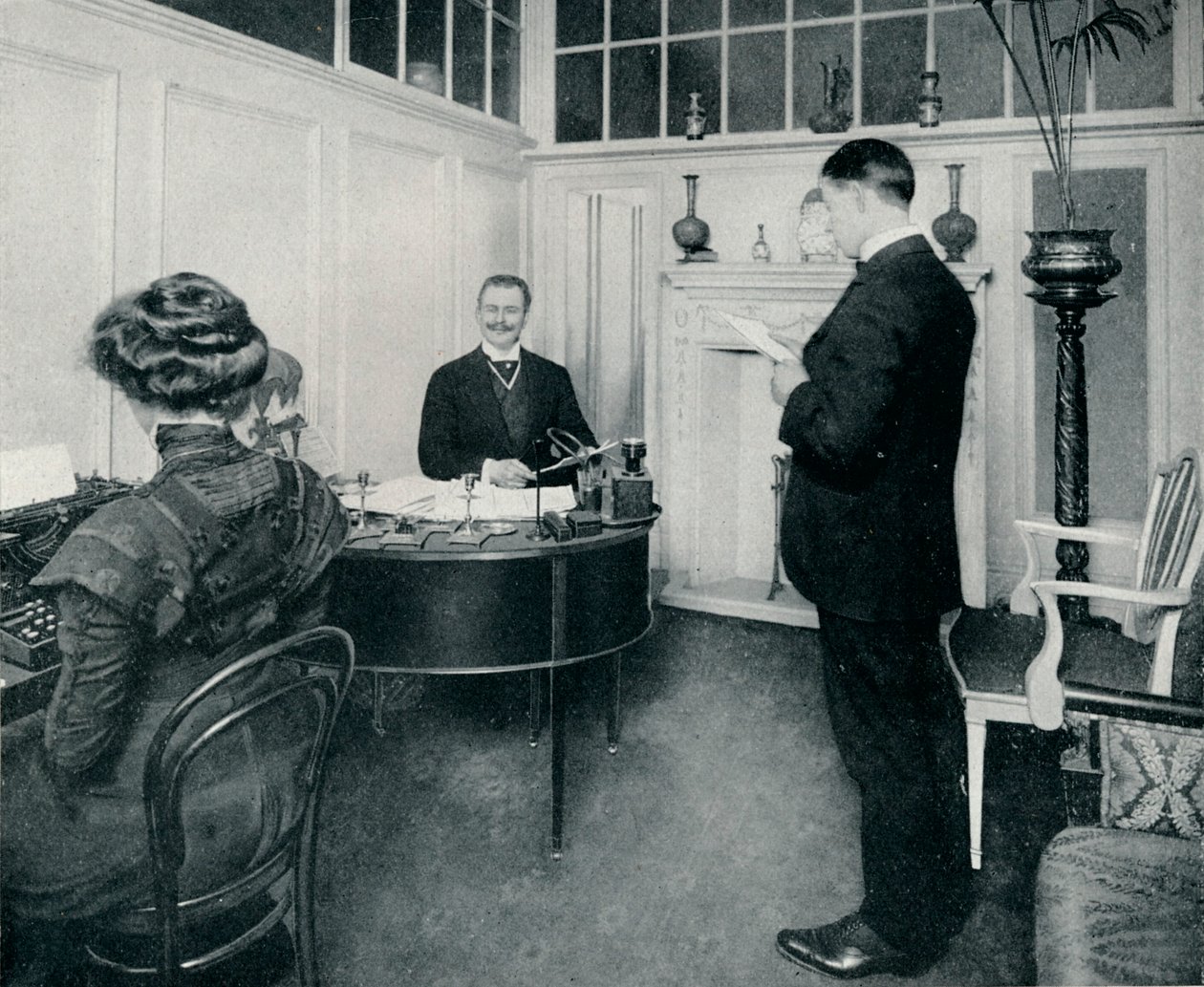 Herra Sandow osallistuu päiväkohtaiseen kirjeenvaihtoonsa, c1898 tekijältä Unbekannt