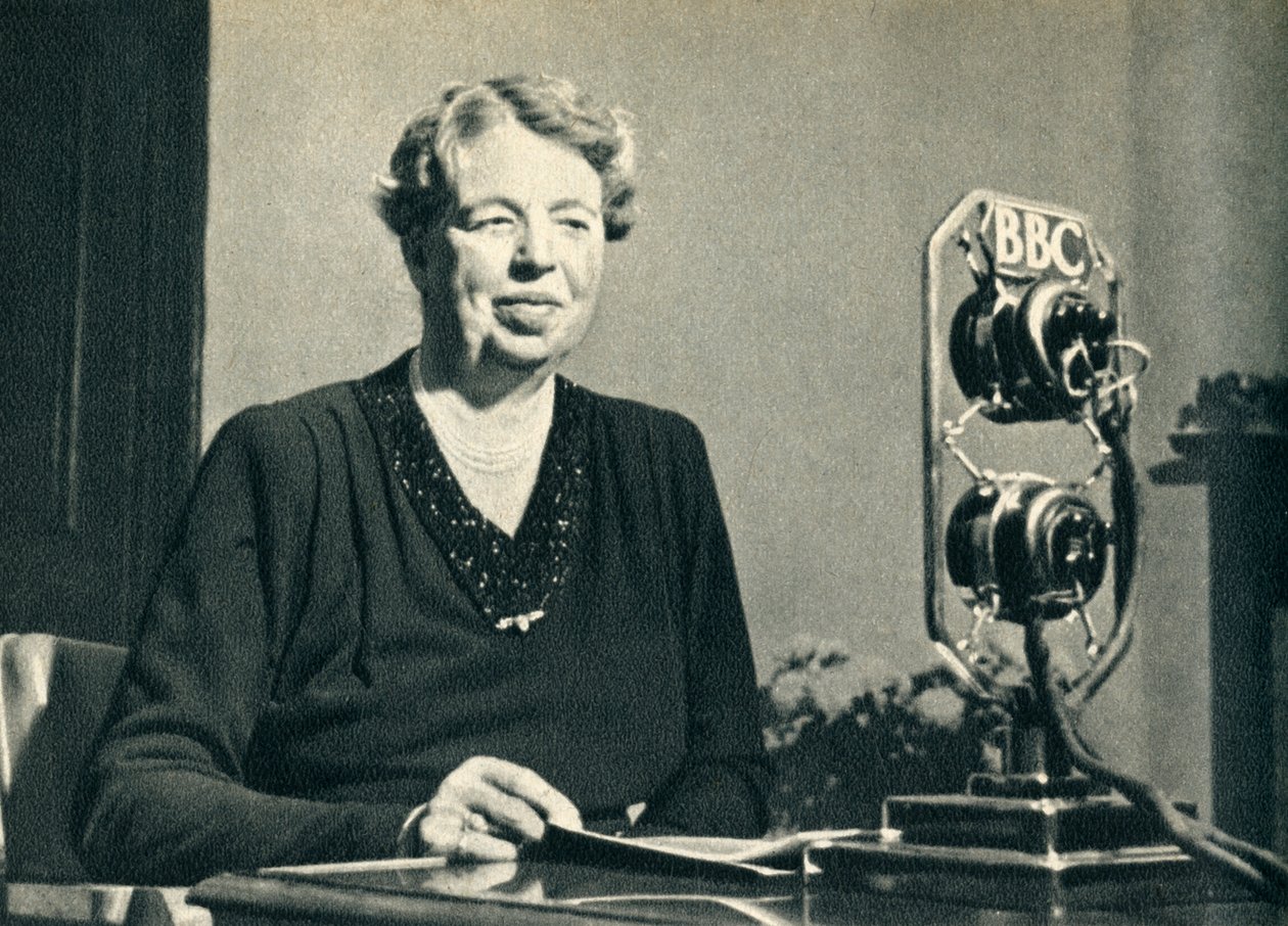 Rouva Roosevelt tuli näkemään itse Britannian naiset sodassa vuonna 1942. tekijältä Unbekannt