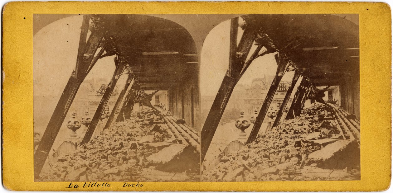 Pariisin kunta (1871): näkymä Villette-joen laitureille. Anonyymi valokuvaus. Tulosta kartongille. Himmeä. 17x6 cm tekijältä Unbekannt