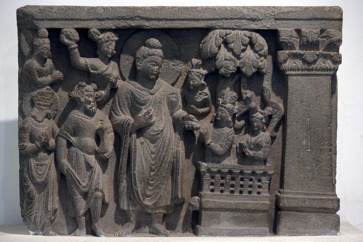 Intian kansallismuseo, Delhi. Buddha Naga-Kalikan kanssa. Gandhara, 2. vuosisadalla jKr., Stone. Laina Mayo Collegen museosta, Ajmerista. Intia. tekijältä Unbekannt