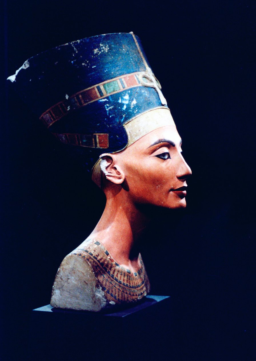 Nefertiti, Egyptin kuningatar ja Akhenatenin puoliso, 1300-luvulla eKr tekijältä Unbekannt