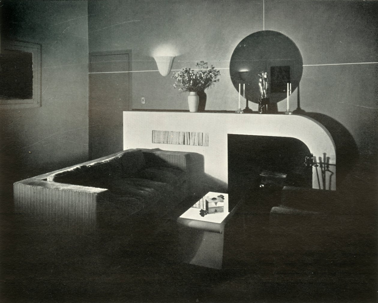 Raymond Loewyn itse suunnittelema kattohuoneisto New Yorkissa - Takka, 1937. tekijältä Unbekannt