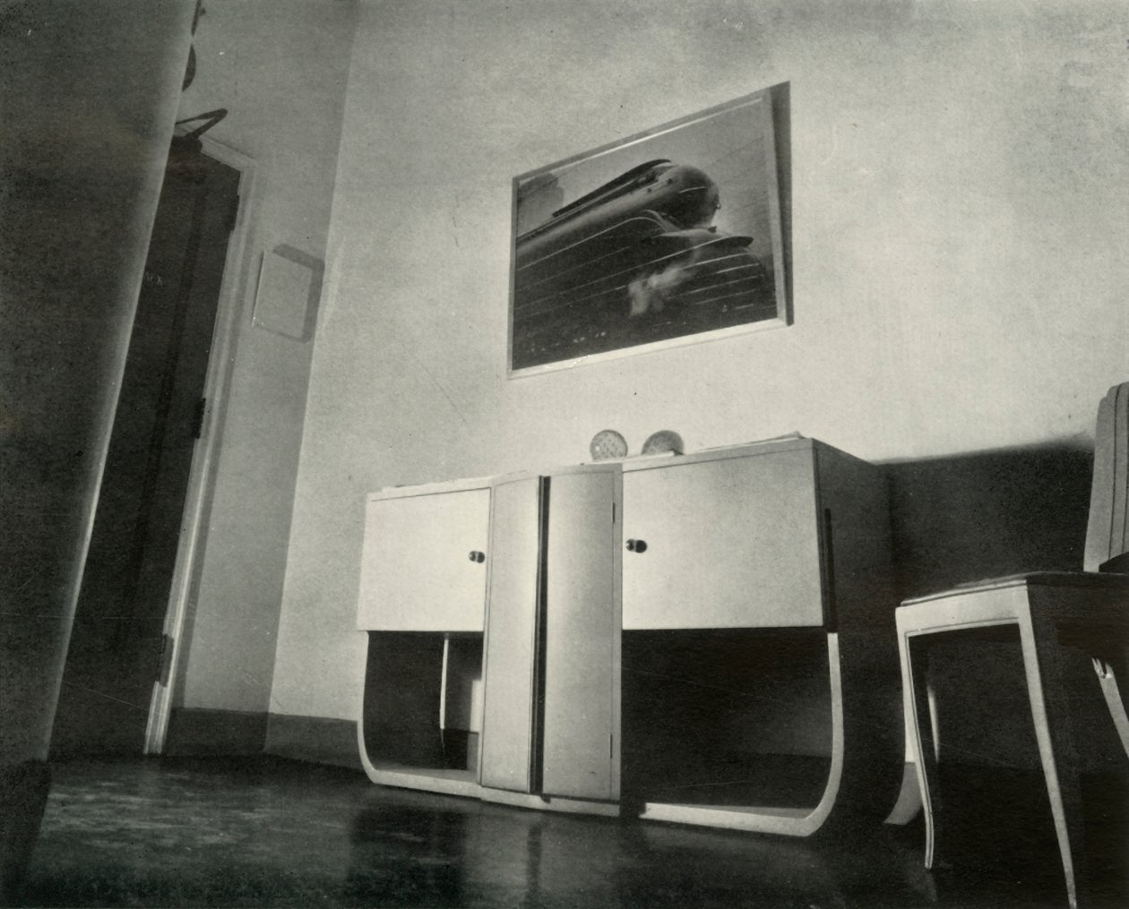 Raymond Loewyn itse suunnittelema kattohuoneisto New Yorkissa - Sisääntuloaula, 1937. tekijältä Unbekannt