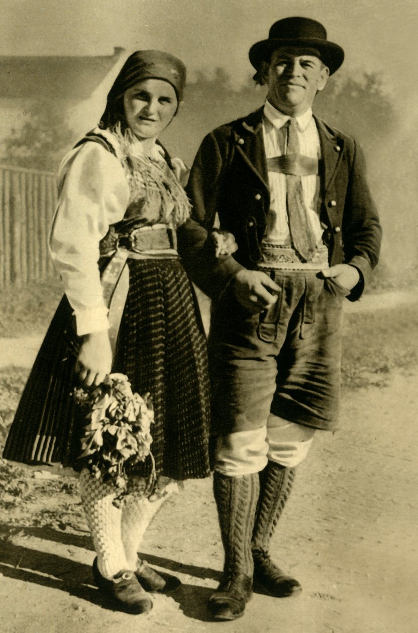 Avioparit perinteisissä puvuissa, Kärnten, Itävalta, 1935. tekijältä Unbekannt