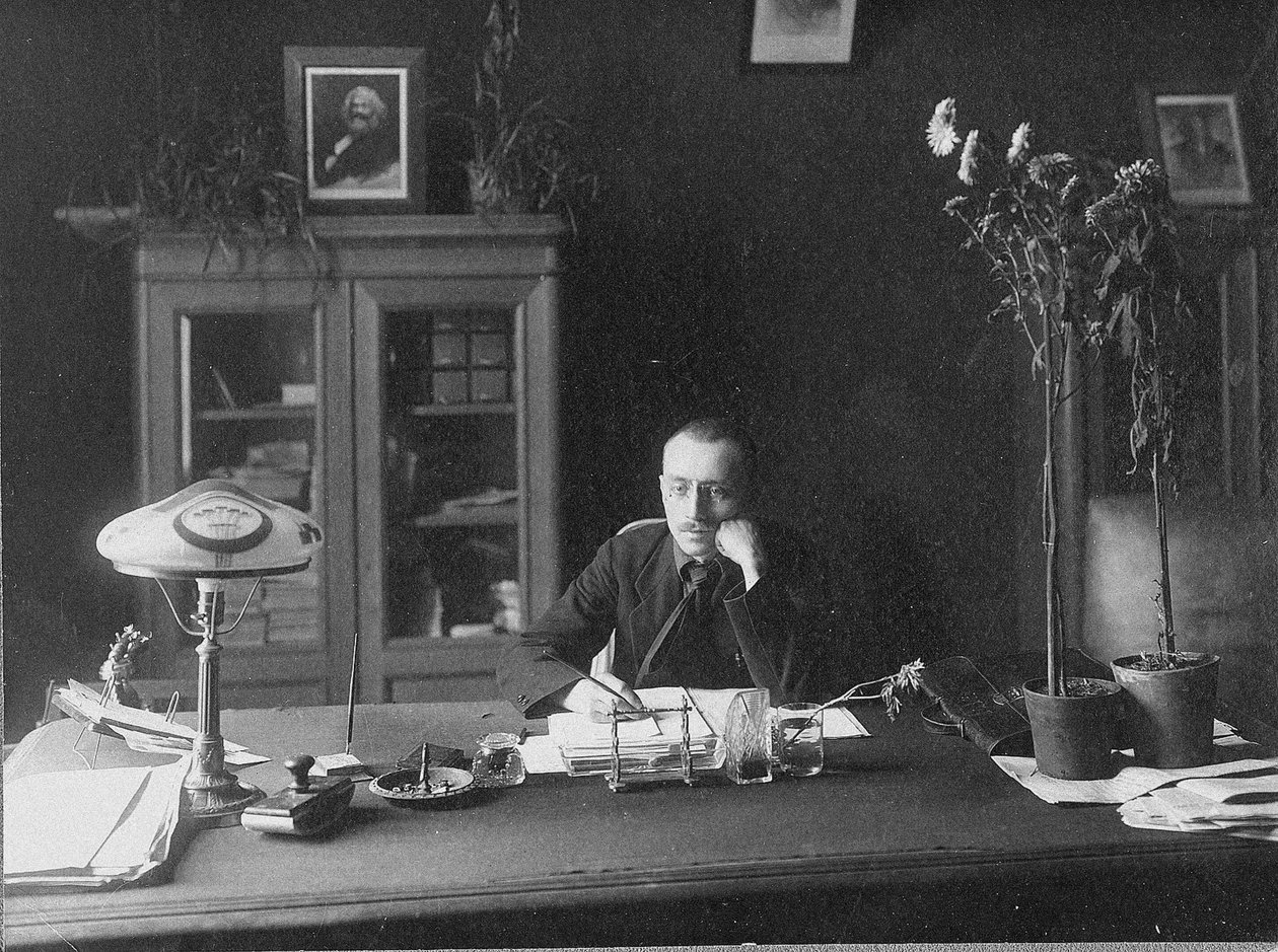Nikolai Aleksandrovitš Miljutin 1889-1942 tekijältä Unbekannt