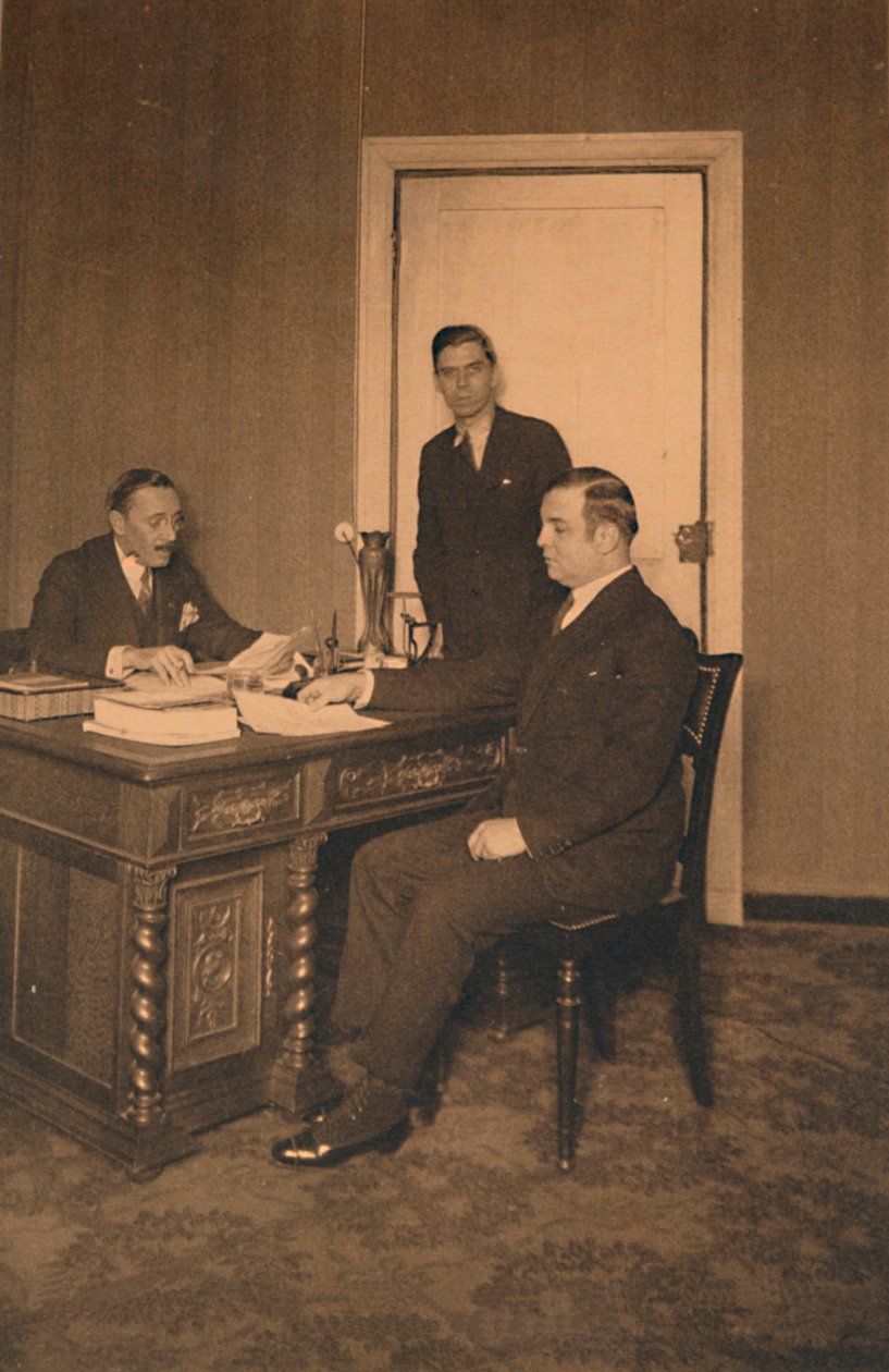 Sihteerin toimisto Kuuban suurlähetystössä Brysselissä, Belgiassa, 1927. tekijältä Unbekannt