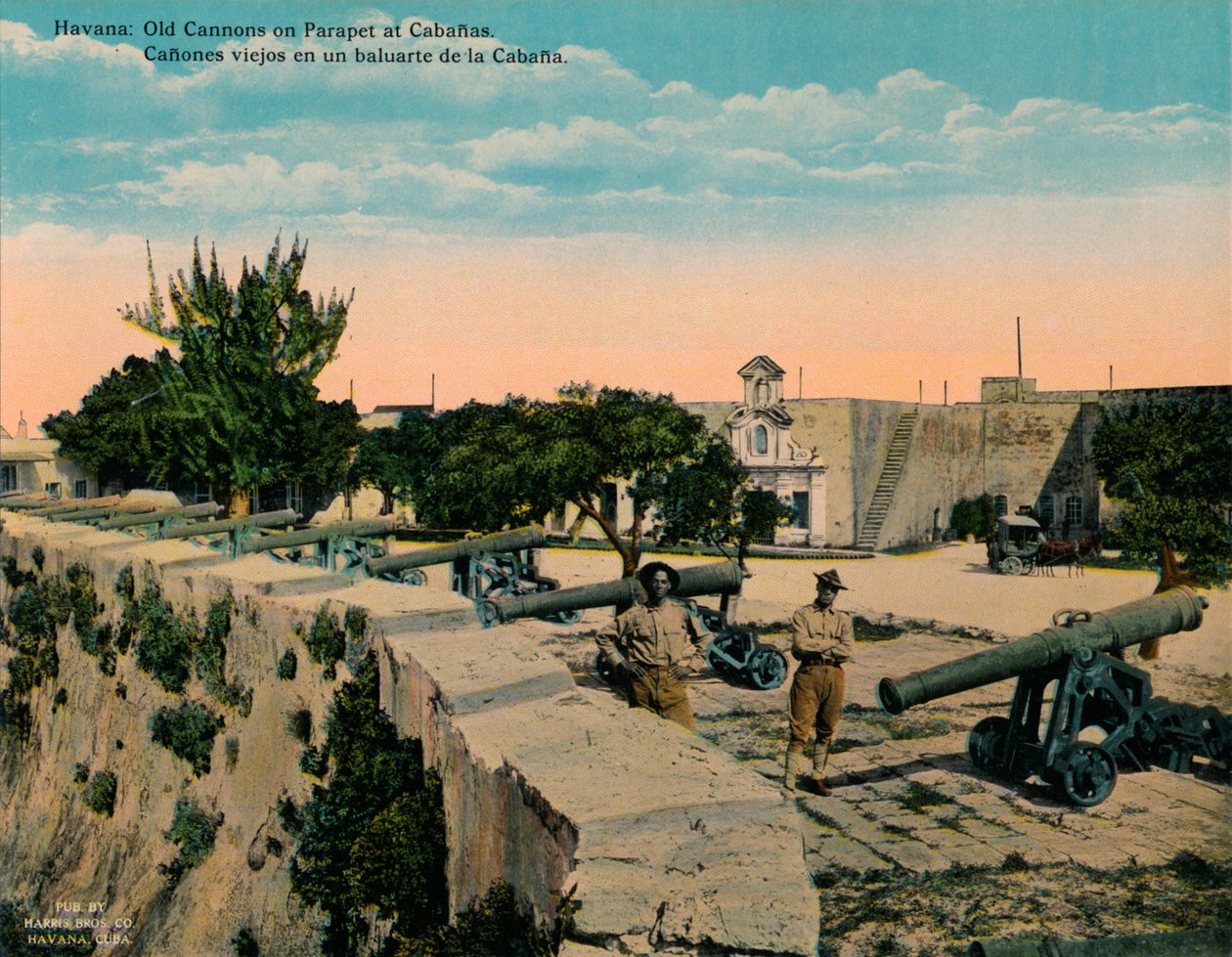 Vanhat tykit kaiteen päällä La Cabanan linnoituksessa, Havanna, Kuuba, 1920 tekijältä Unbekannt