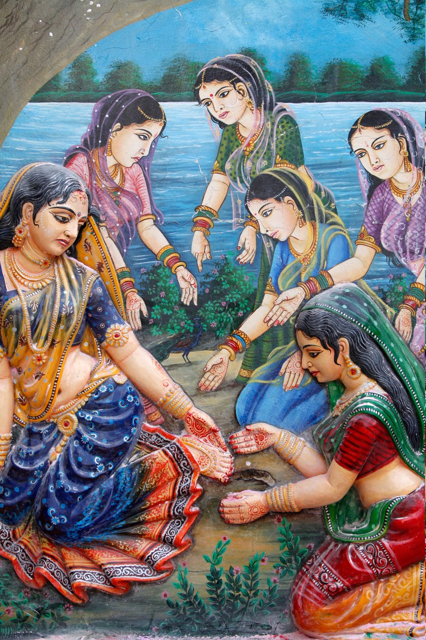 Eräänä päivänä, kun Radha käveli tapaamaan Krishnaa, hän astui kypsän tamarindihedelmän paksulle kuorelle ja se viilsi hänen jalkaansa. Tämä sai hänet viivyttelemään Krishnan tapaamista; sen tähden hän kirosi puun, etteivät sen hedelmät kypsyisi. Vrindavan tekijältä Unbekannt