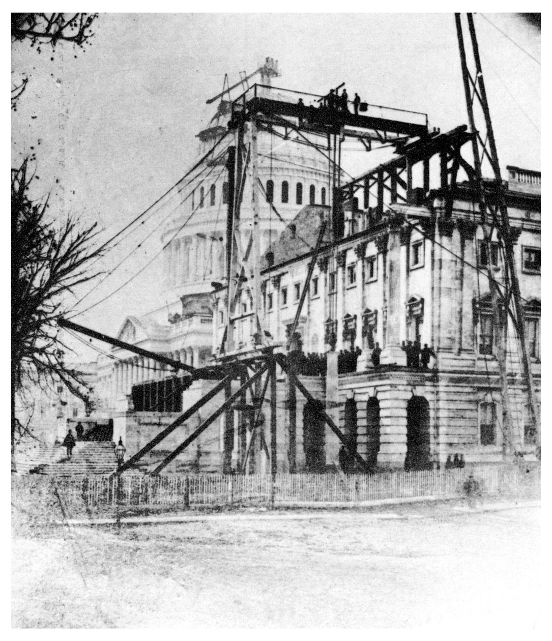 Yksi Capitolin siiveistä valmistumassa, Washington DC, USA, c1860 1955 tekijältä Unbekannt