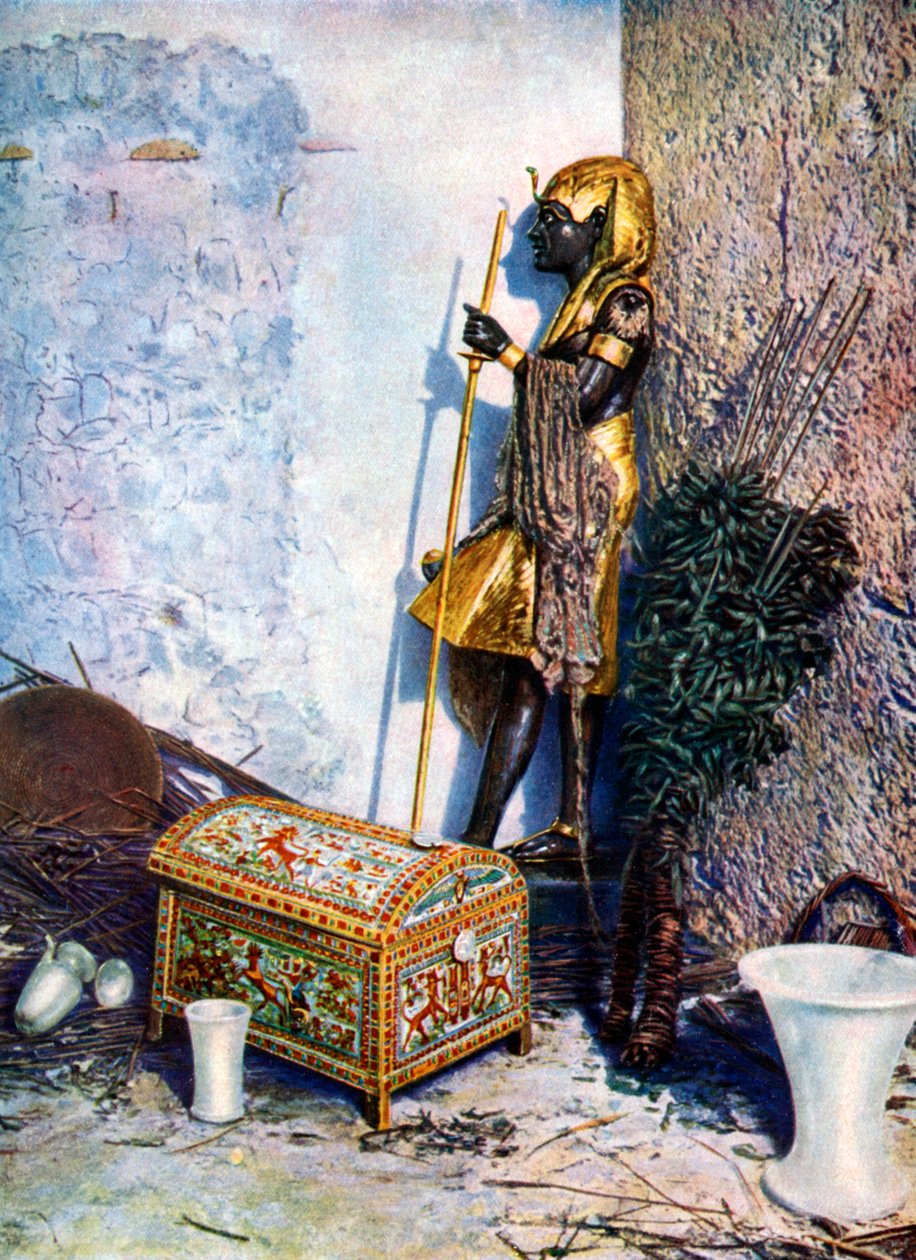 Maalattu vaatearkku, joka sijaitsee Tutankhamensin patsaan juurella, Egypti, 1933-1934 tekijältä Unbekannt