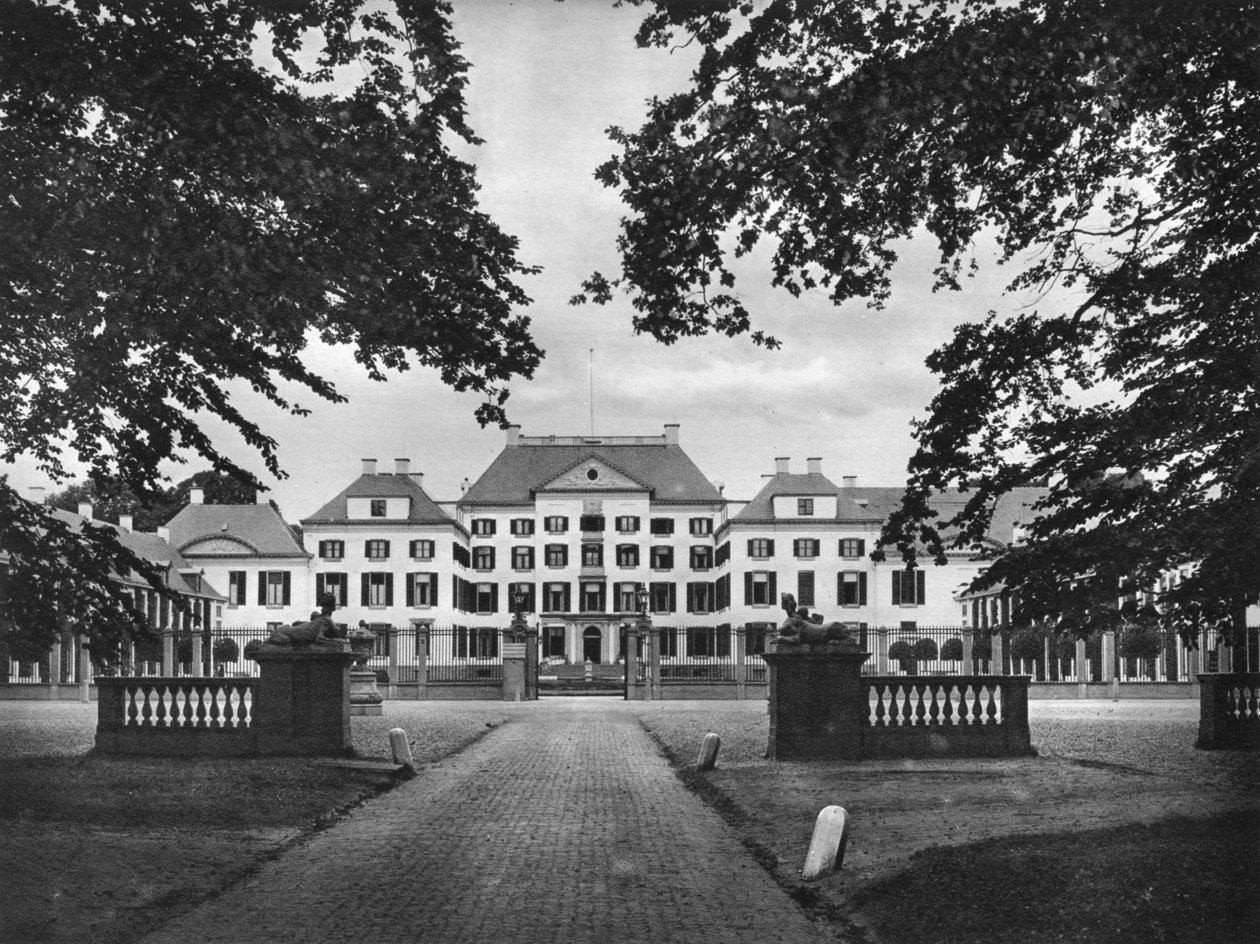 Palace Het Loo, Apeldoorn, Alankomaat, 1934 tekijältä Unbekannt