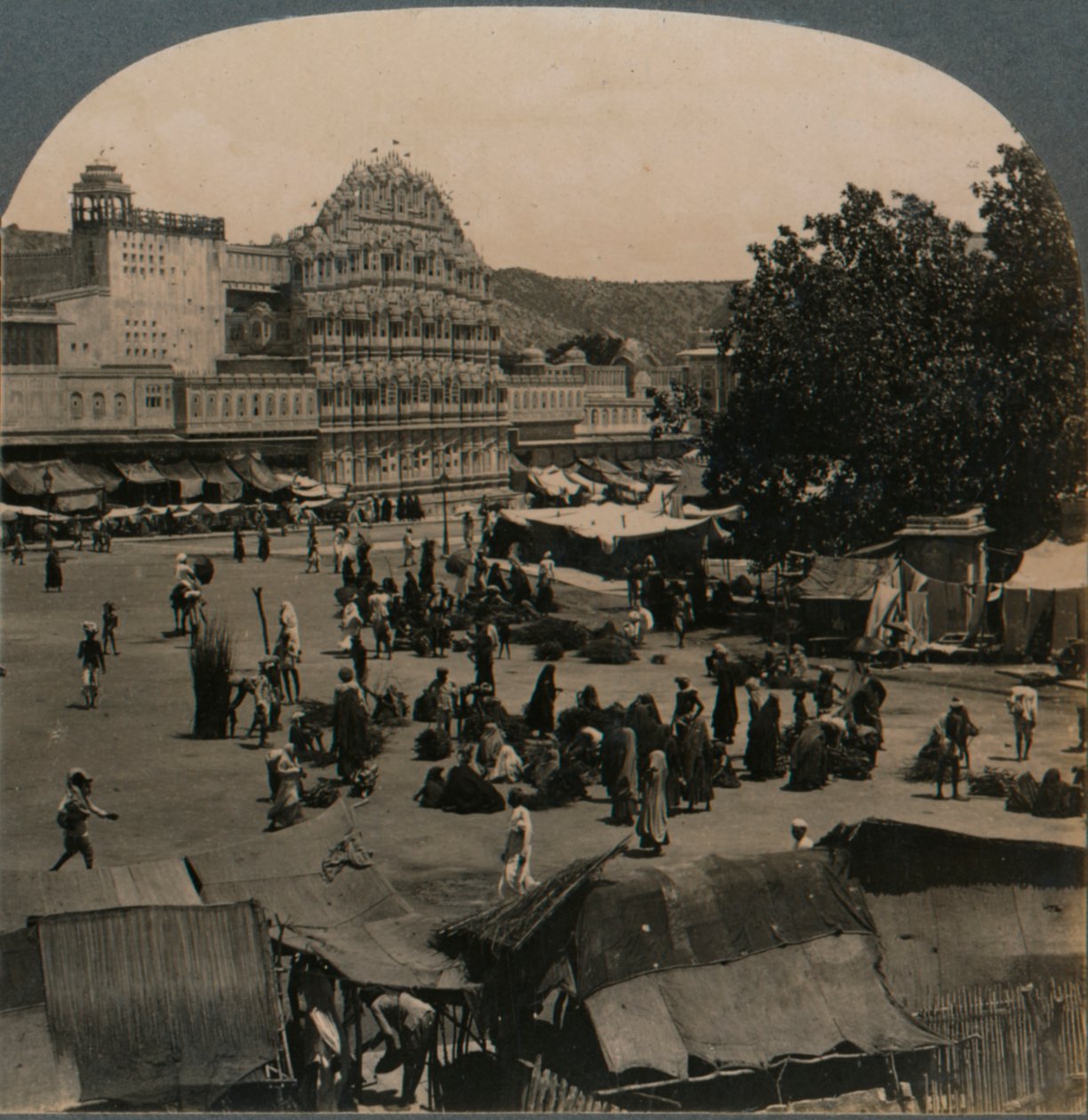 Tuulien palatsi Shivan temppelistä, Jeypore, Intia, 1902 tekijältä Unbekannt