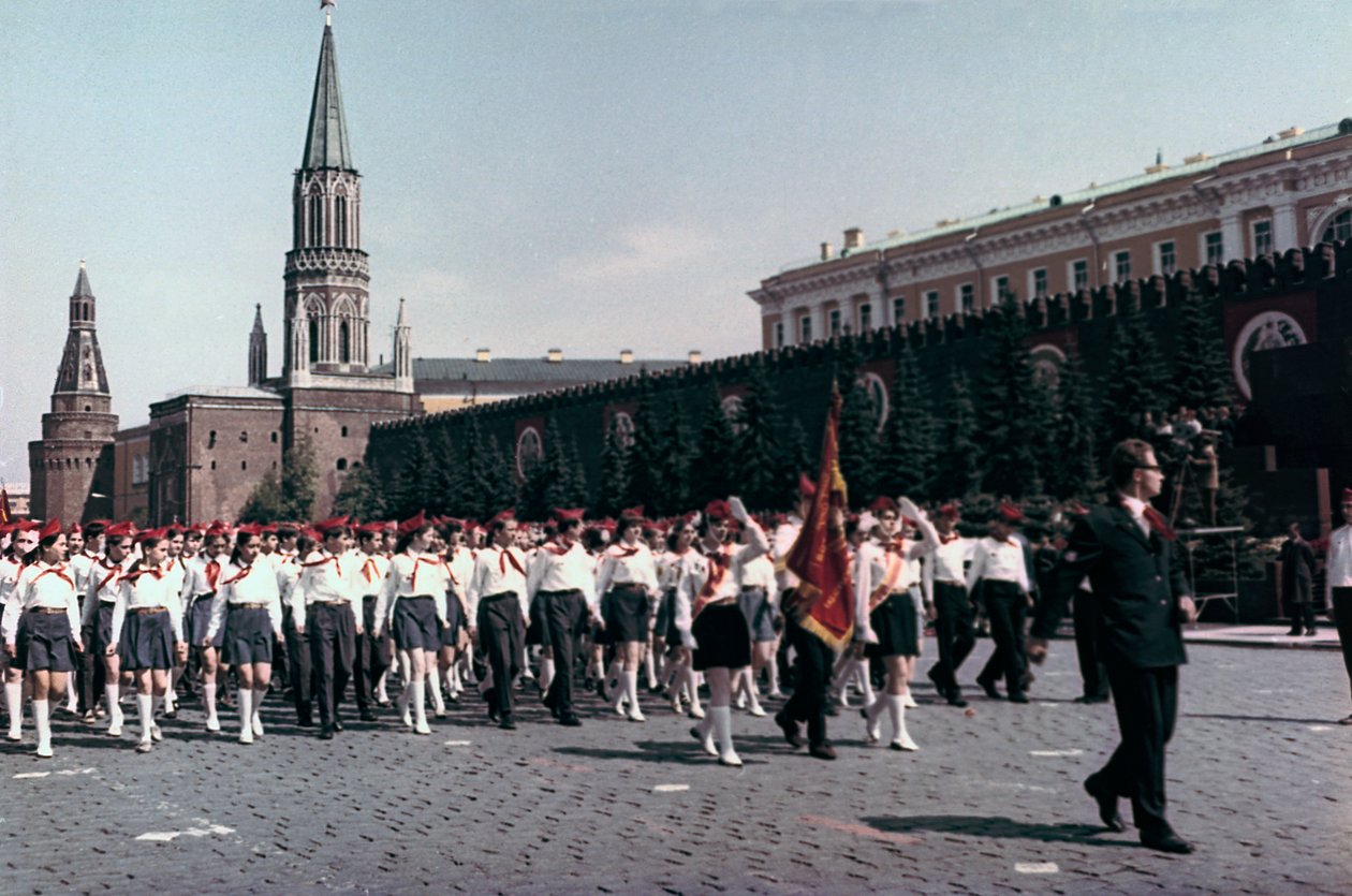 Nuorten pioneerien paraati, Punainen tori, Moskova, 1972 tekijältä Unbekannt