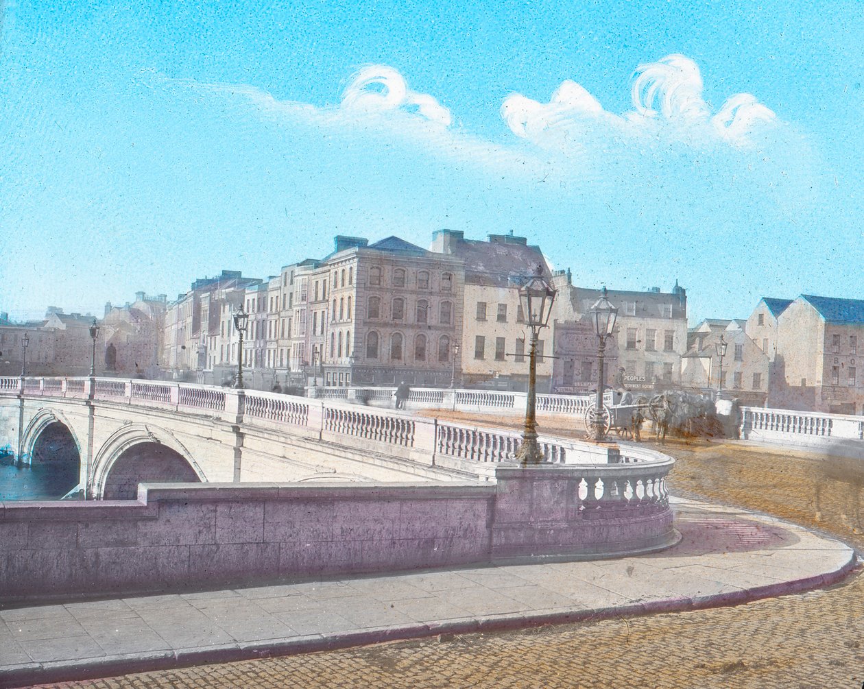 Patricks Bridge, jossa näkyy Isä Mathewsin patsas, vuodelta 1910 tekijältä Unbekannt