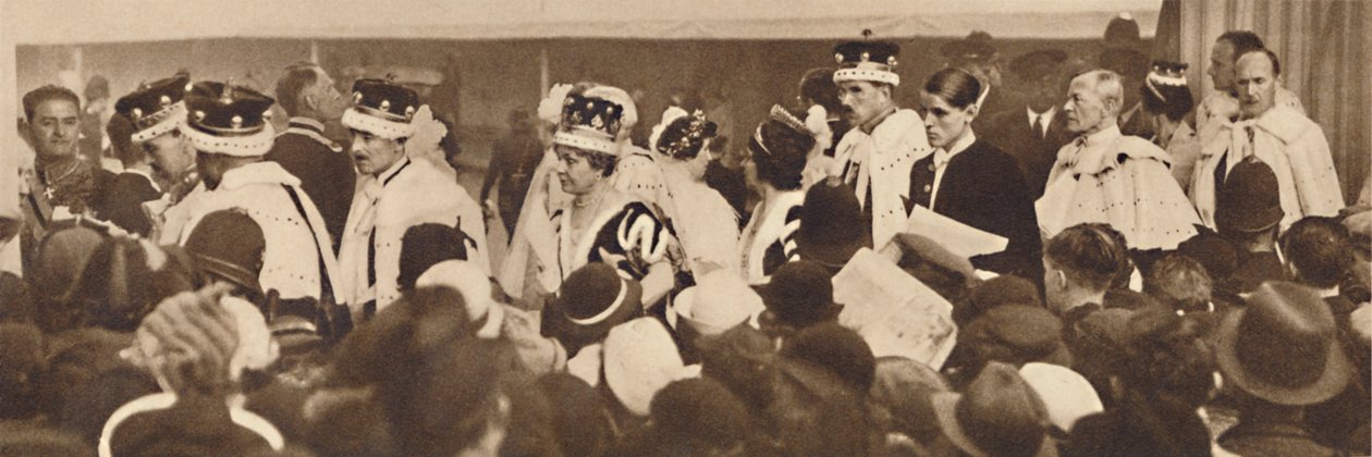 Toverit etsivät autojaan, kulkevat väkijoukon läpi, 1937 tekijältä Unbekannt
