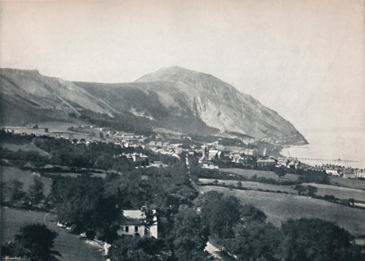 Penmaenmawr - Kaupunki, vuori ja meri, 1895 tekijältä Unbekannt