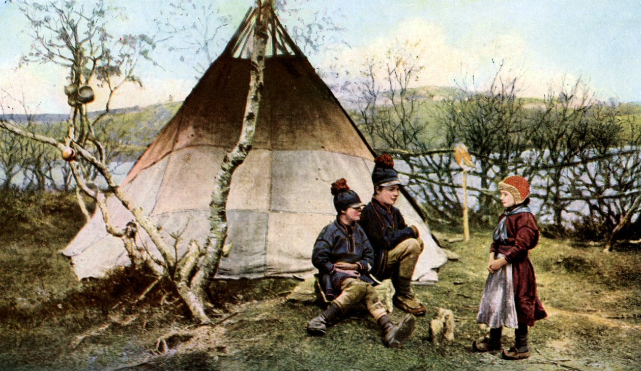 Ihmisiä perinteisen teltan kanssa, Lappi, Ruotsi, v1923 tekijältä Unbekannt