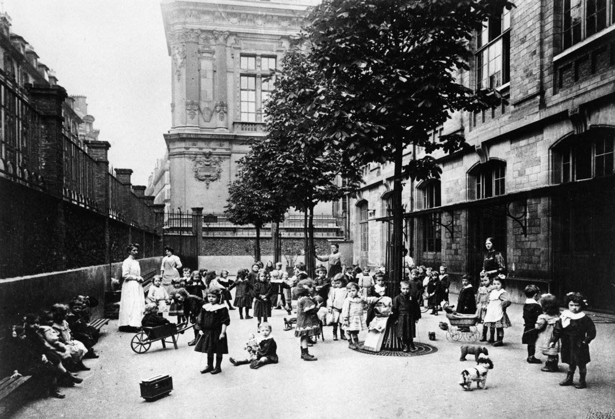 Valokuva lapsista koulussa Pariisin kommuunin aikana, 1871 tekijältä Unbekannt