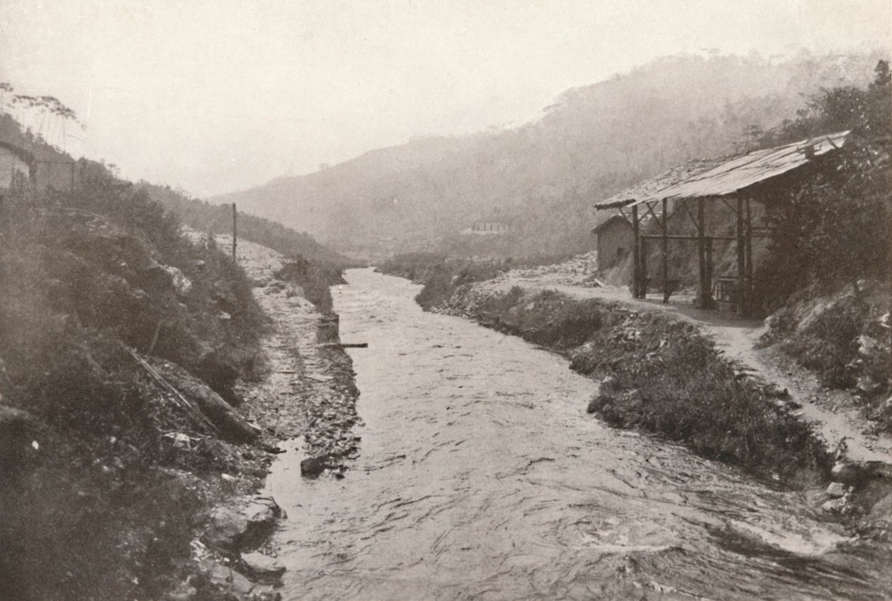 Pirahy Diversion: Näytä alavirtaan tunnelin ulostulosta. 1914. tekijältä Unbekannt