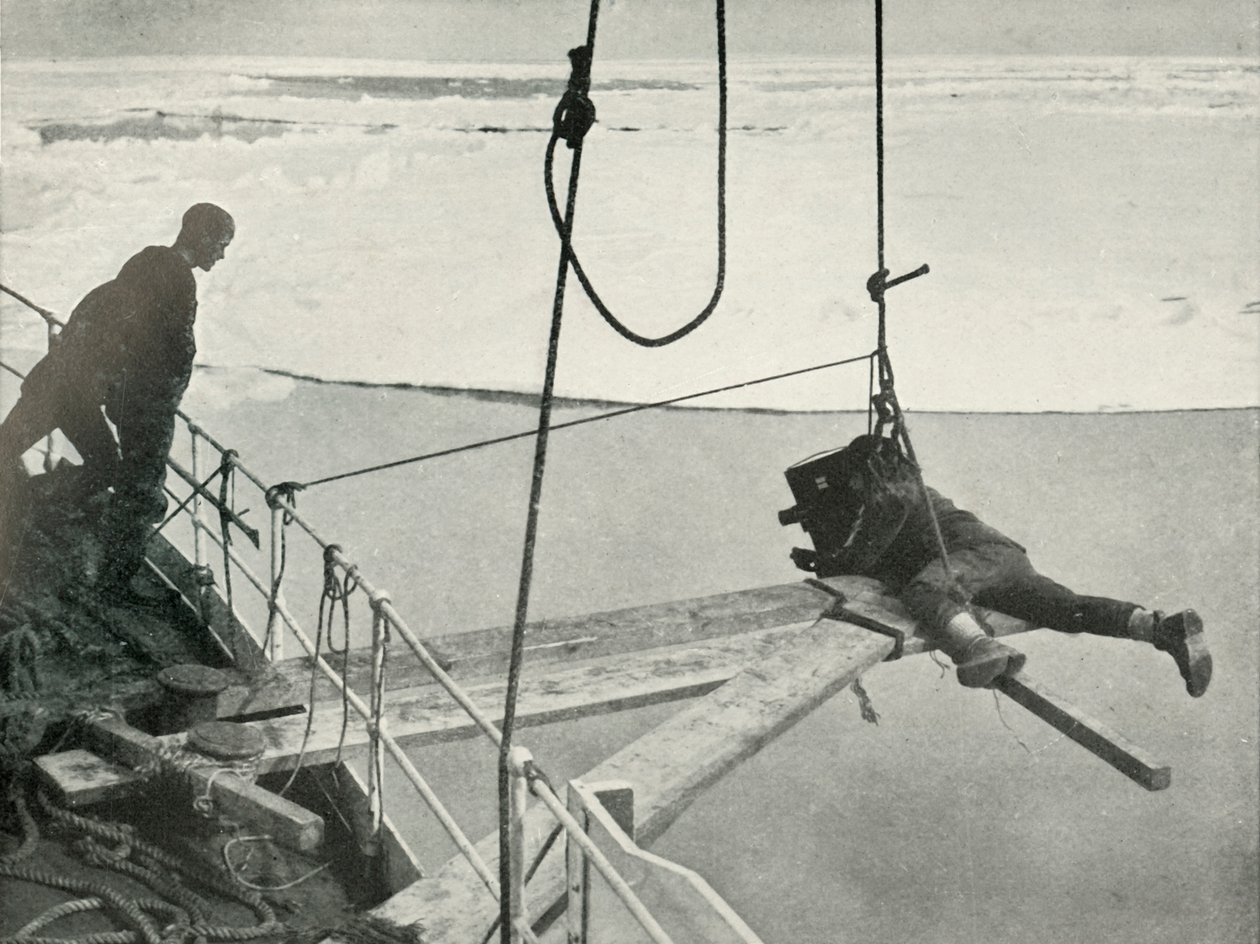 Ponting Cinematographs The Bow of the Terra Nova, c19101913, 1913 tekijältä Unbekannt