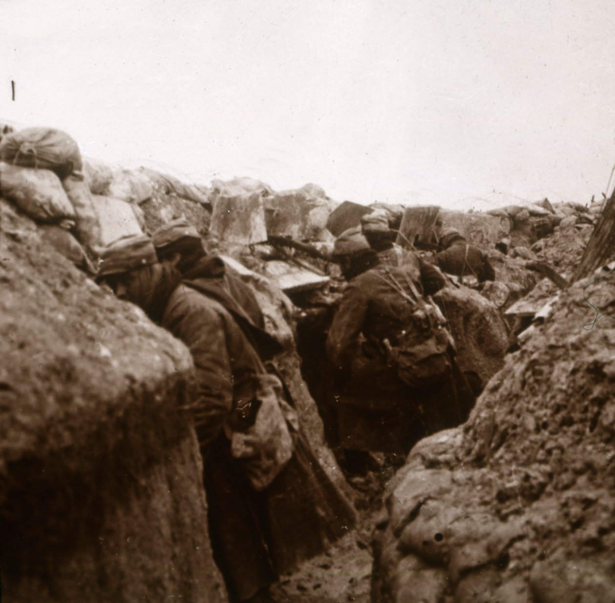 Hyökkäykseen valmistautuminen, Arne, Pohjois-Ranska, c1914-c1918 tekijältä Unbekannt