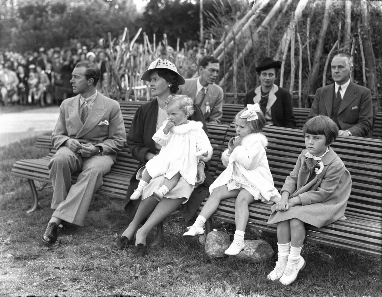Prinssi Gustav Adolf, prinsessa Sibylla ja lapset, lasten päivä, Tukholma, Ruotsi, 1938. tekijältä Unbekannt