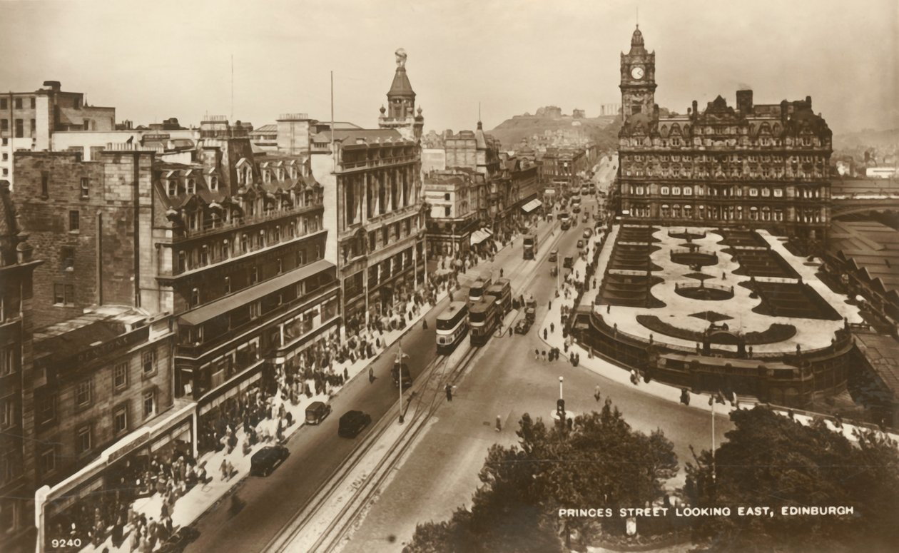 Princes Street Looking East, Edinburgh, 1920-luku. tekijältä Unbekannt