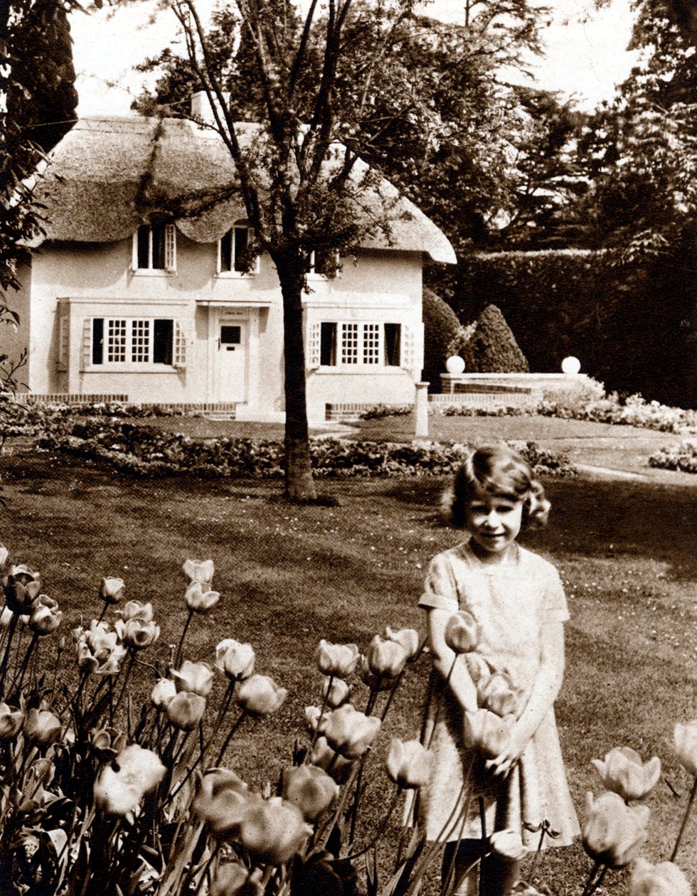 Prinsessa Elizabeth, tuleva Ison-Britannian kuningatar Elizabeth II, Windsor, 1930-luku tekijältä Unbekannt