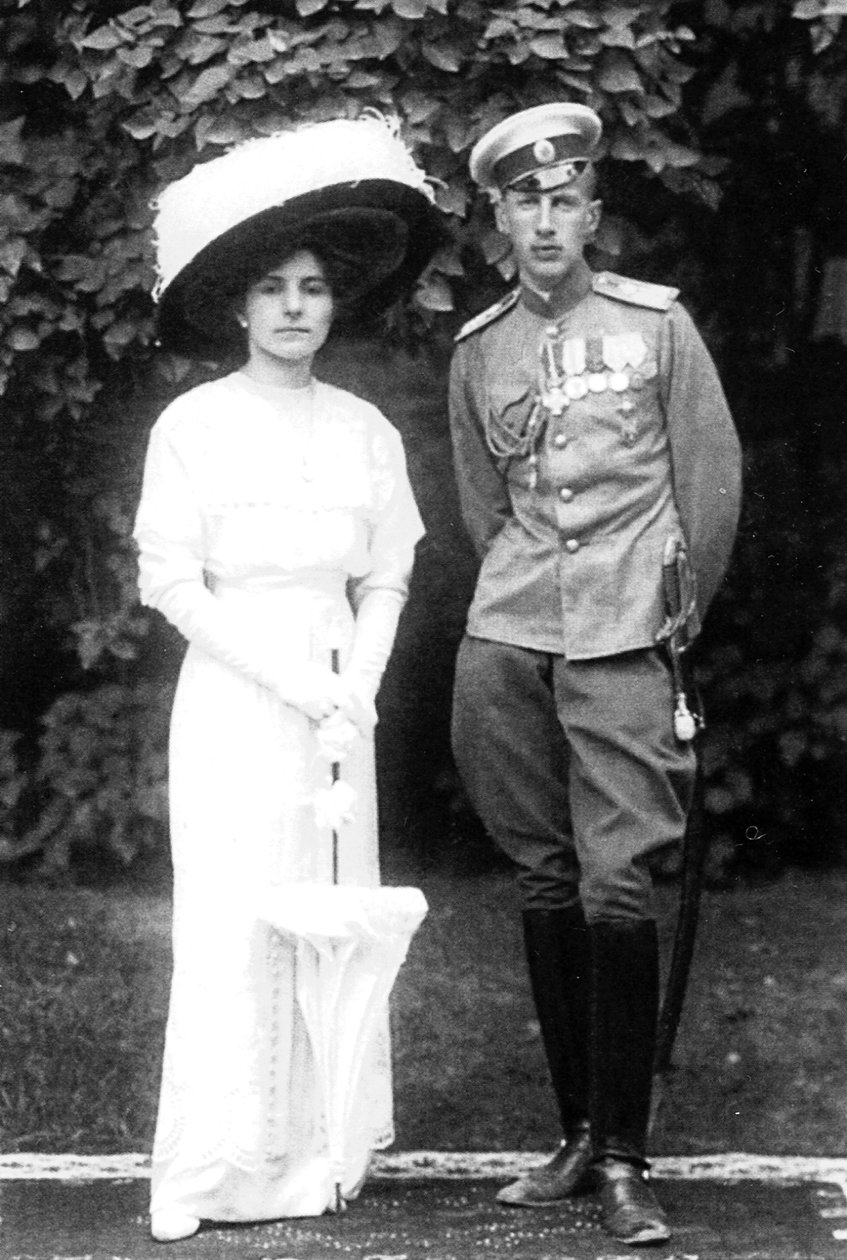 Serbian prinsessa Helen miehensä Venäjän prinssi John Constantinovichin kanssa, v. 1915 tekijältä Unbekannt