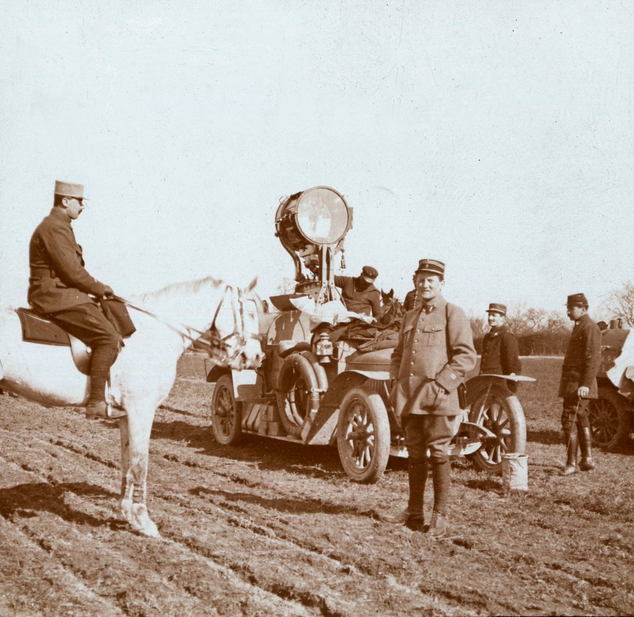 Projektori, Chalons, Pohjois-Ranska, c1914-c1918. tekijältä Unbekannt