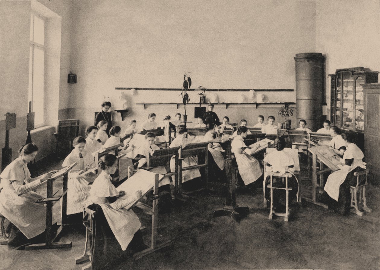 Smolnyn jaloneitojen instituutin oppilaat maalaustunnilla, 1889 tekijältä Unbekannt