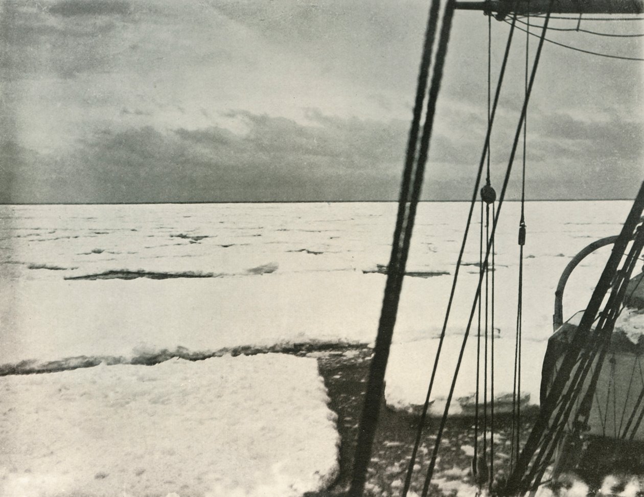 Pushing Through Floes In the Ross Sea, c1908, 1909. tekijältä Unbekannt