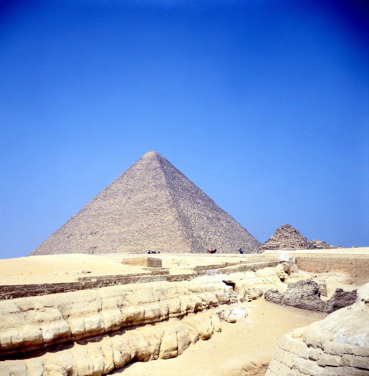Pyramidi Gizassa, Egyptissä, vanhassa kuningaskunnassa, 2500-luvulla eKr tekijältä Unbekannt