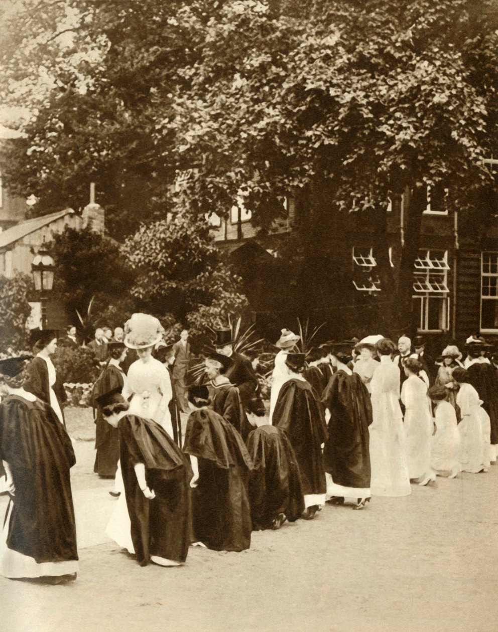 Queen Mary Bedford Collegessa, Lontoossa, 1913, 1935. tekijältä Unbekannt
