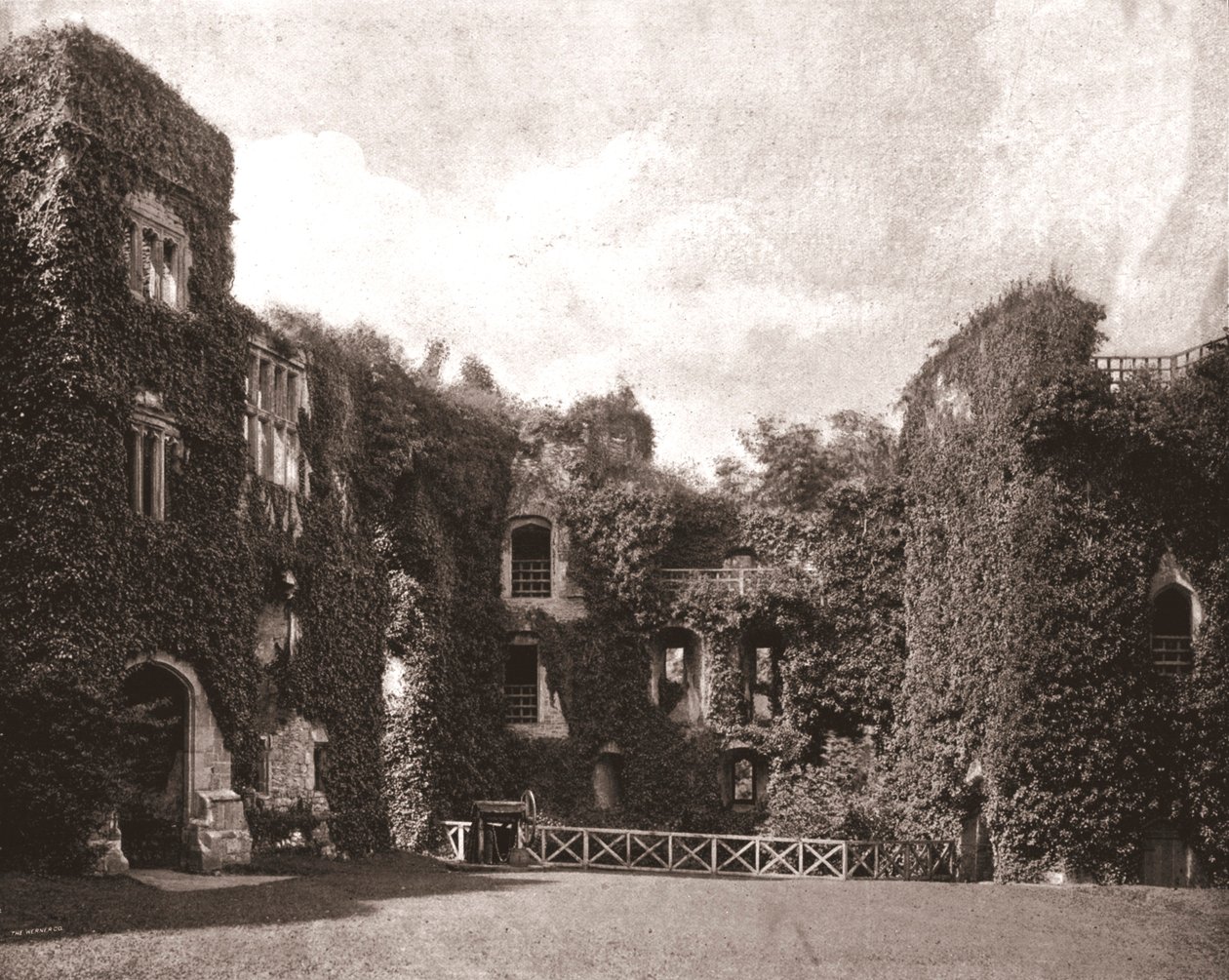 Raglan Castle, Monmouthshire, Wales, 1894. tekijältä Unbekannt
