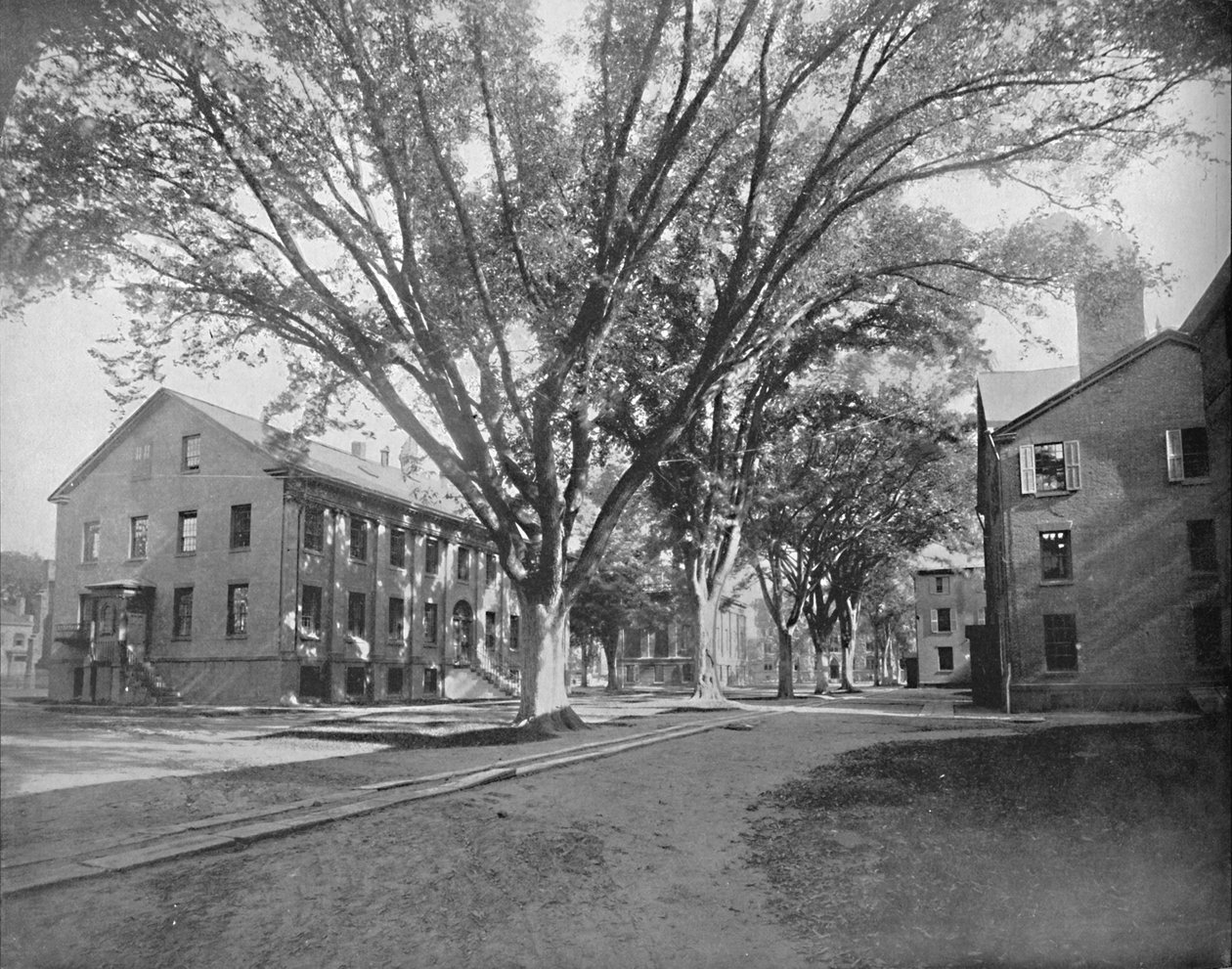 Reading Hall ja Treasury, Yale College, New Haven, Conn., n. 1897. tekijältä Unbekannt